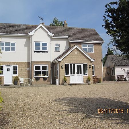 Barn Lodge Peterborough Ngoại thất bức ảnh