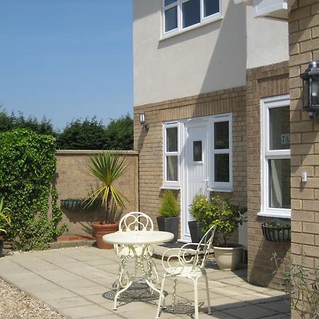 Barn Lodge Peterborough Ngoại thất bức ảnh