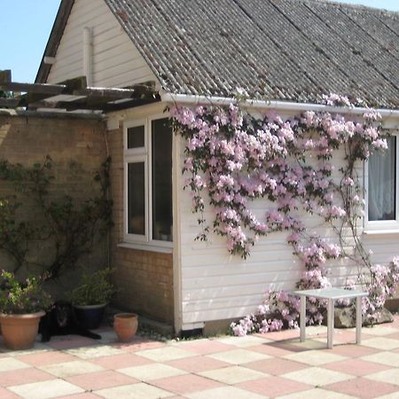 Barn Lodge Peterborough Ngoại thất bức ảnh