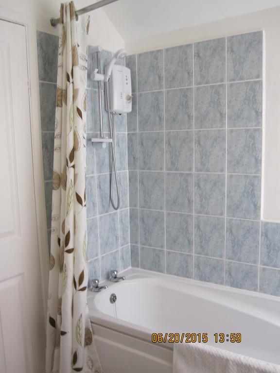 Barn Lodge Peterborough Ngoại thất bức ảnh