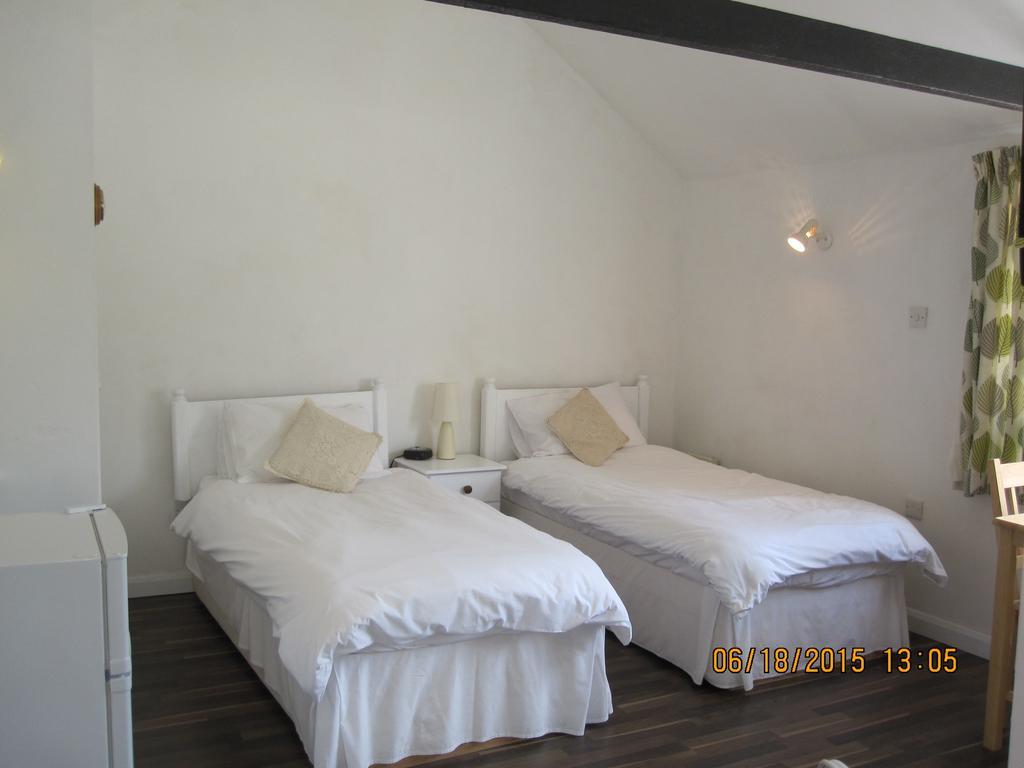 Barn Lodge Peterborough Ngoại thất bức ảnh