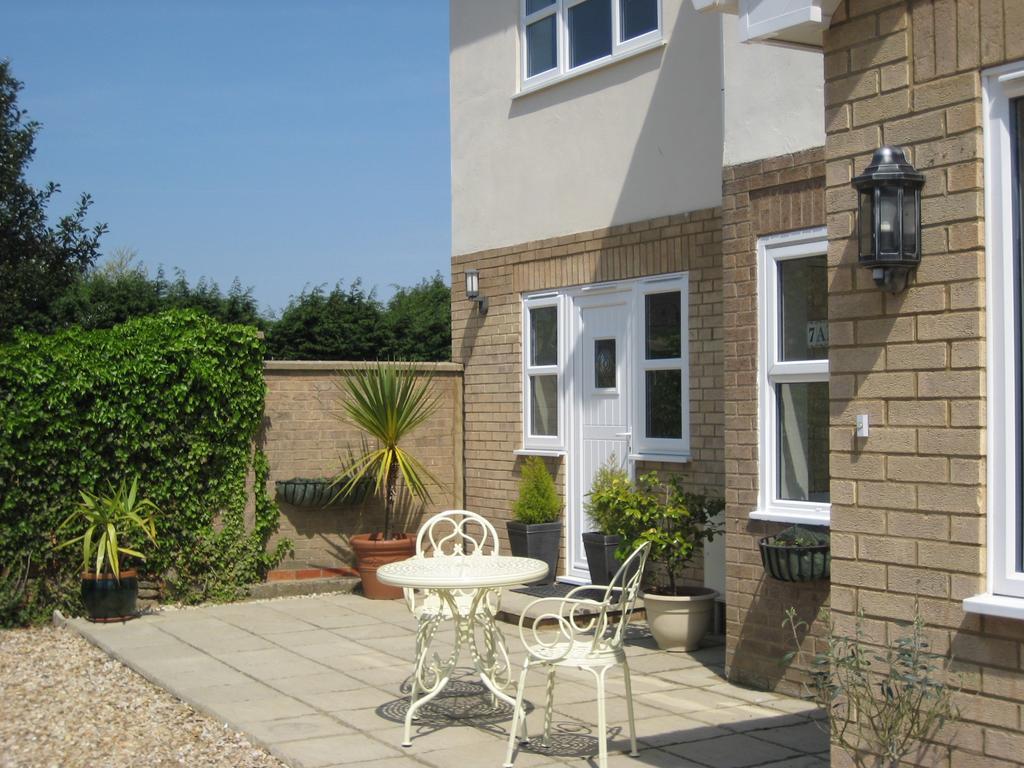 Barn Lodge Peterborough Ngoại thất bức ảnh